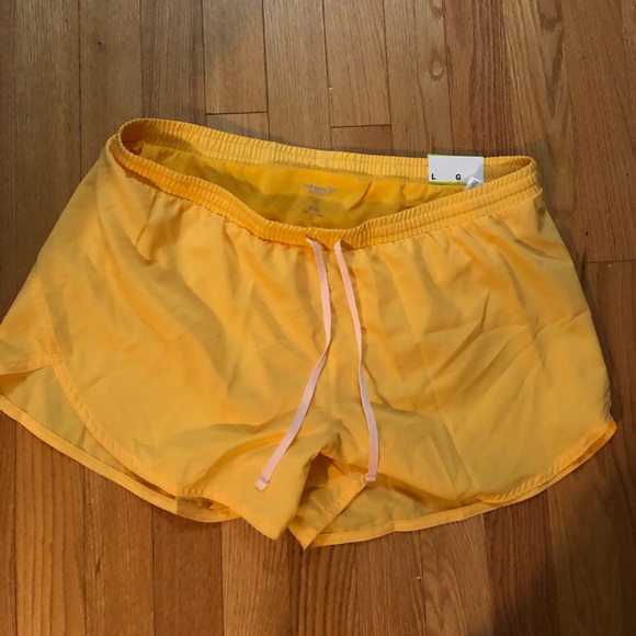 OLD NAVY - Semi-Fitted Run Shorts for Women - Picture 2 of 4